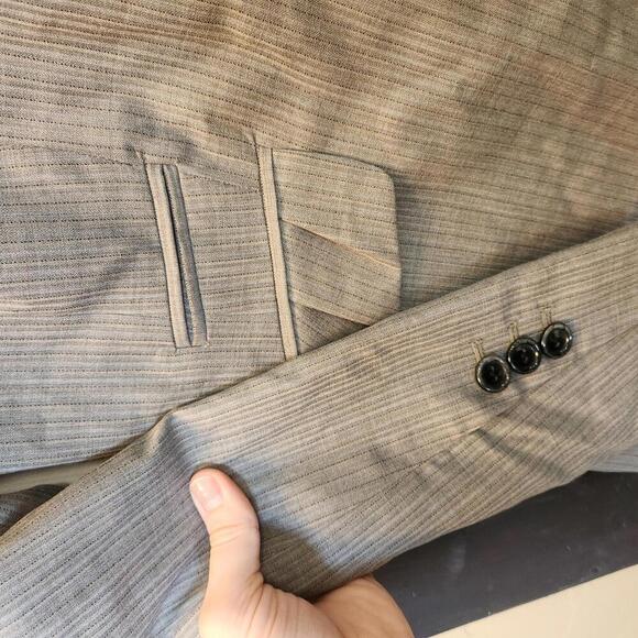 Classiques Entier Women's Gray Pinstripe Wool Blazer Jacket - Size 6 - Picture 3 of 9